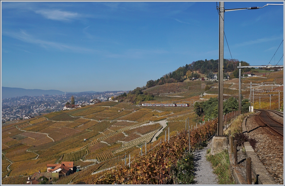 In the Lavaux: between Grandvaux and Bossière are to SBB RABe 560 Domino trains to see.

26.10.2017