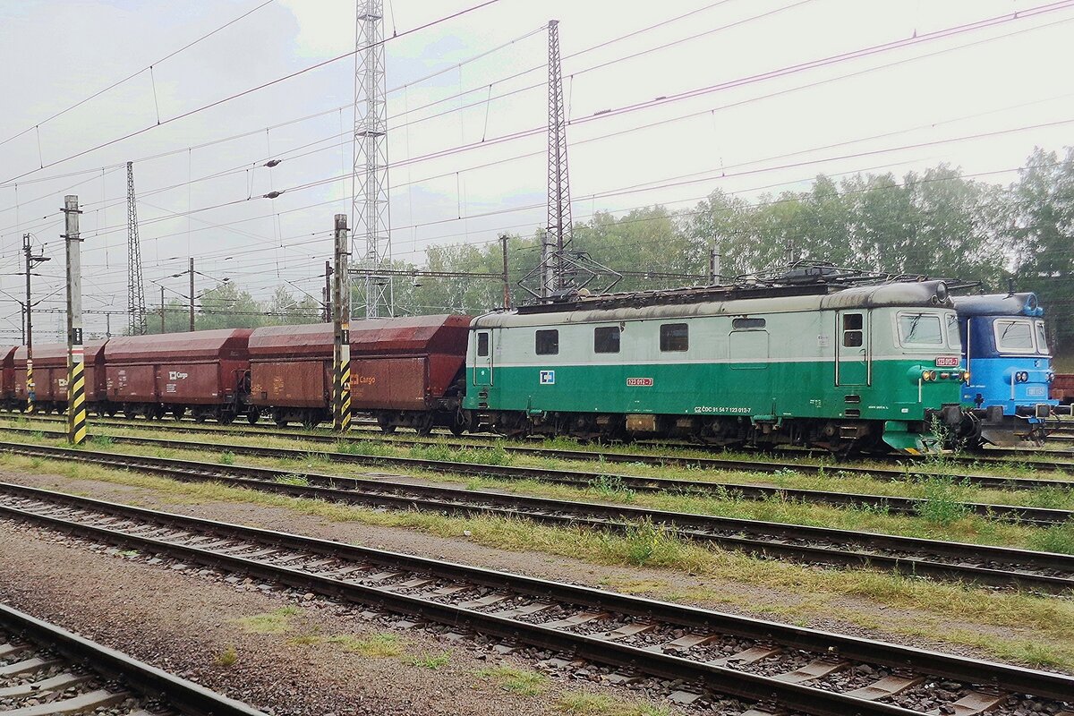 In the pouring rain, CD 123 012 with coal train has arrived at Ceska Trebova on 24 September 2017.