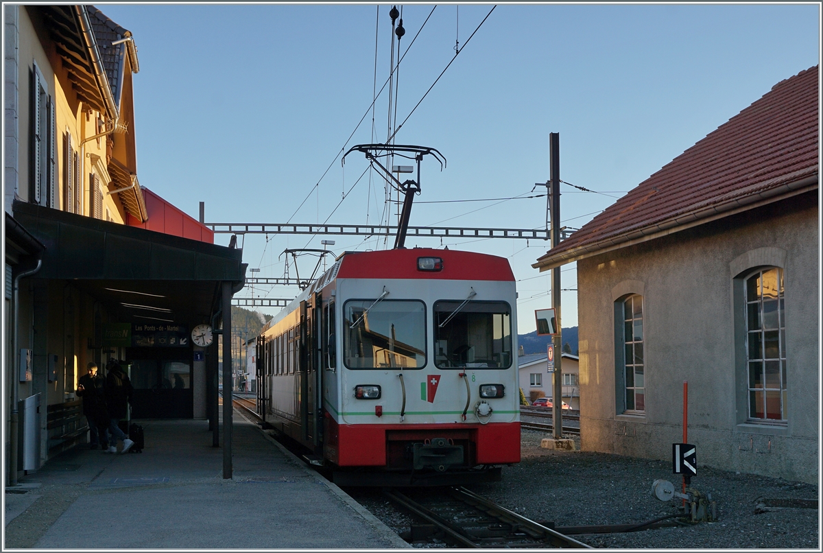 In the shade in Les Ponts-de-Martel, transN's BDe 4/4 N° 8 is ready for the journey to La Chaux-de-Fonds.

Feb 3, 2024