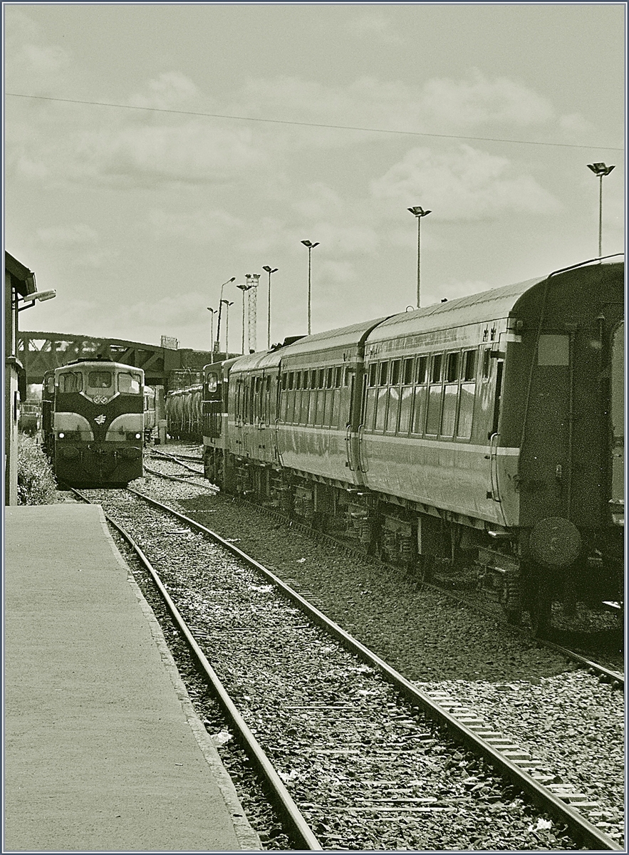 Irish Rail diesl locomotives 071 in Limerick. 


Summer 2004