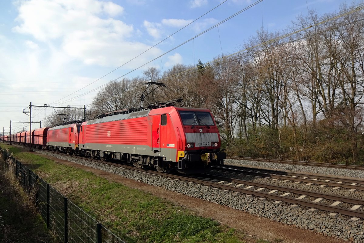 Iron ore train headed by 189 034 thunders through Blerick toward Dillingen (Saar) on 8 April 2021.