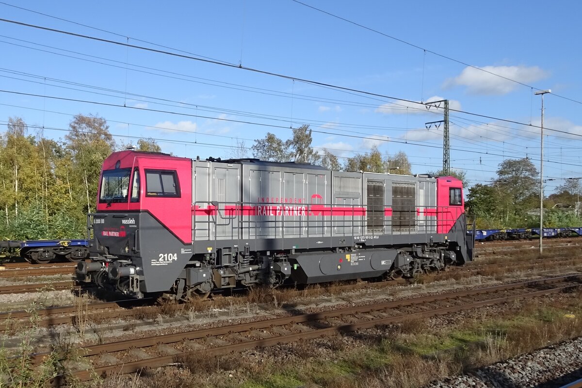 IRP 2104 runs light through Emmerich station on 1 November 2022.