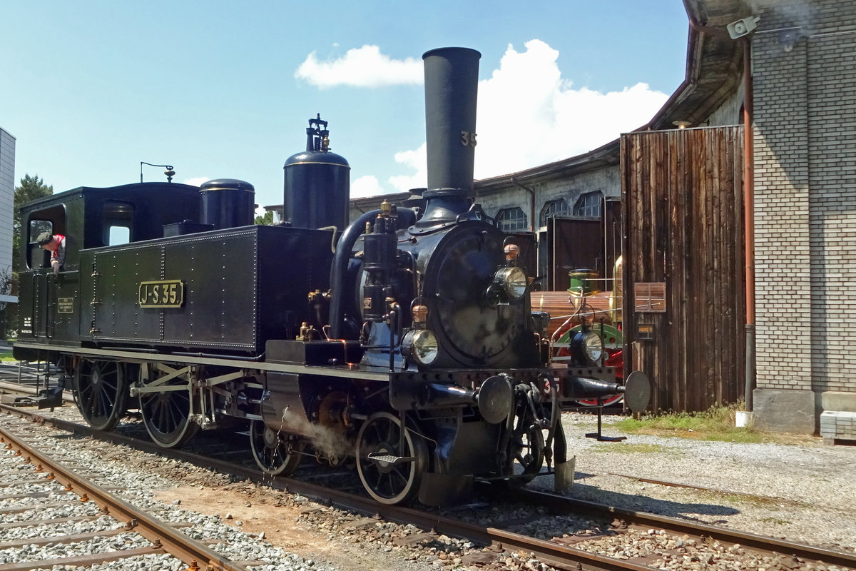 JS-35 enjoys the sun on 26 May 2019 at the Verein Mikado 1244 in Brugg AG.