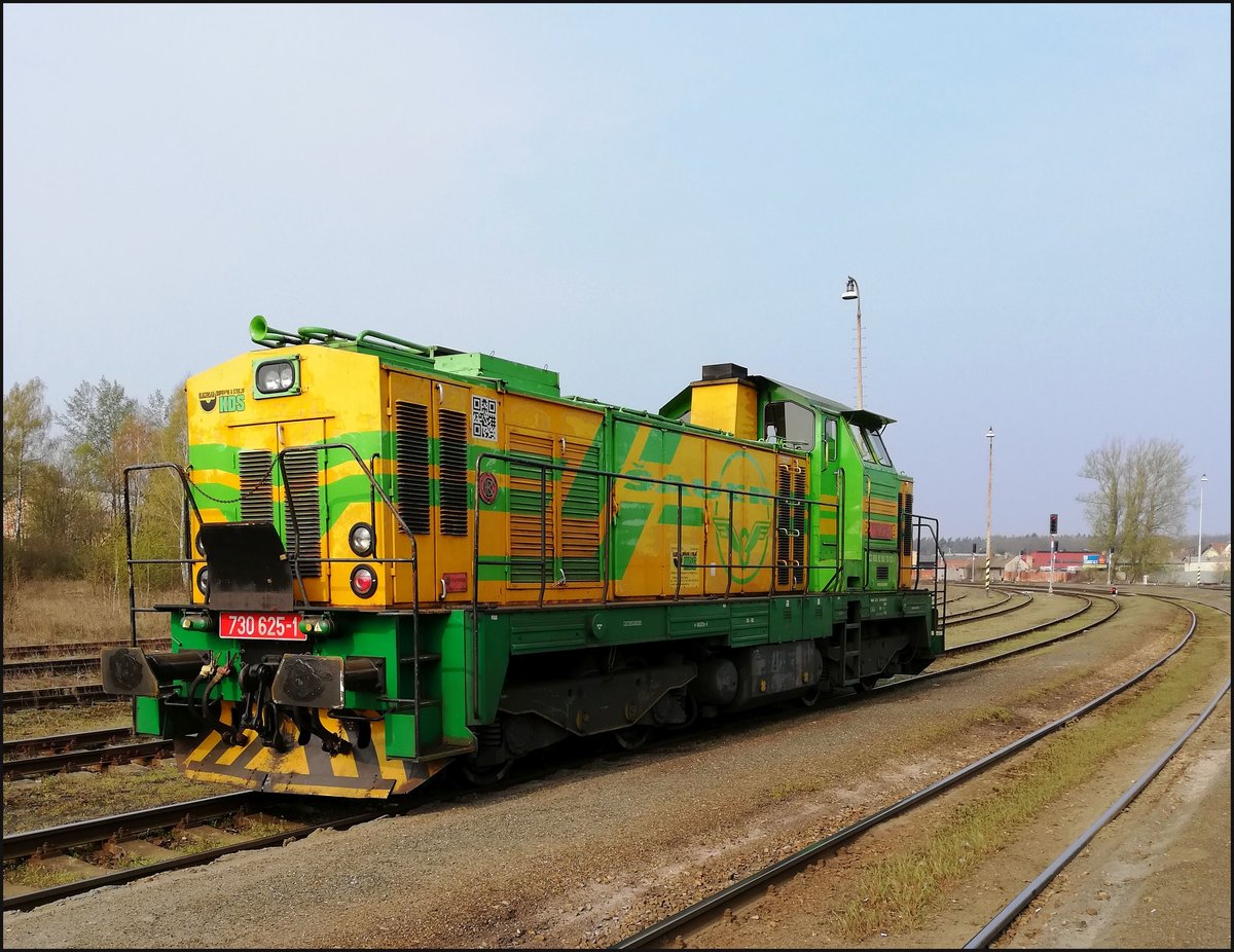 KDS 730 625-1 on 10.4.2019 in Central Station Kladno.