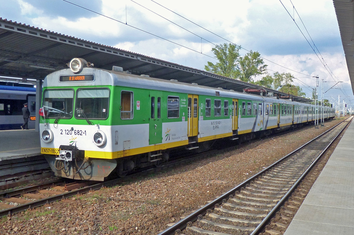 Kolej Maszowieckie EN57-1922 calls at Warszawa-Wschodnia on 2 May 2016.