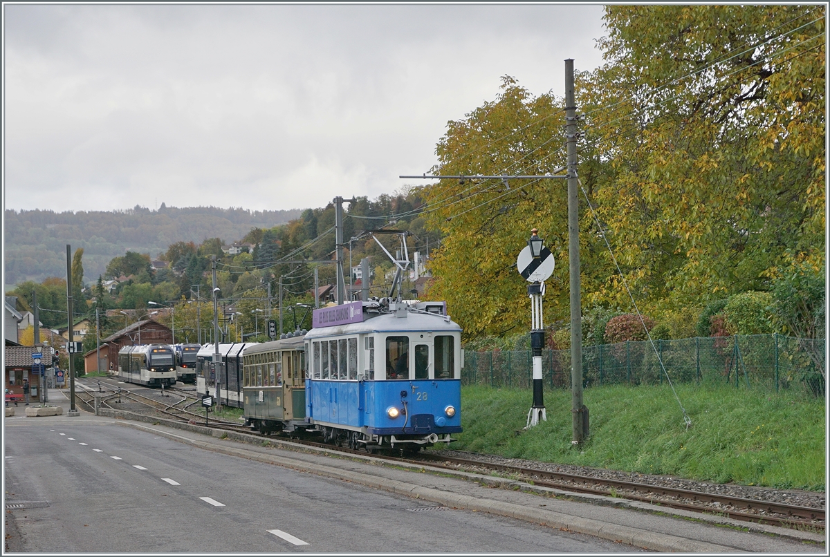  La DER de la Saison 2023 Bis!  Families in the Museum a regional event which gives families the opportunity to visit the local muses and of course the Blonay-Chamby museum railway is also part of it, so the museum in Chaulin opened its doors on Sunday November 5th and ran a few trains from Blonay for the journey a. In the picture the Ce 2/3 28 of the TL with a sidecar of the TPG leaving Blonay.

November 5, 2023