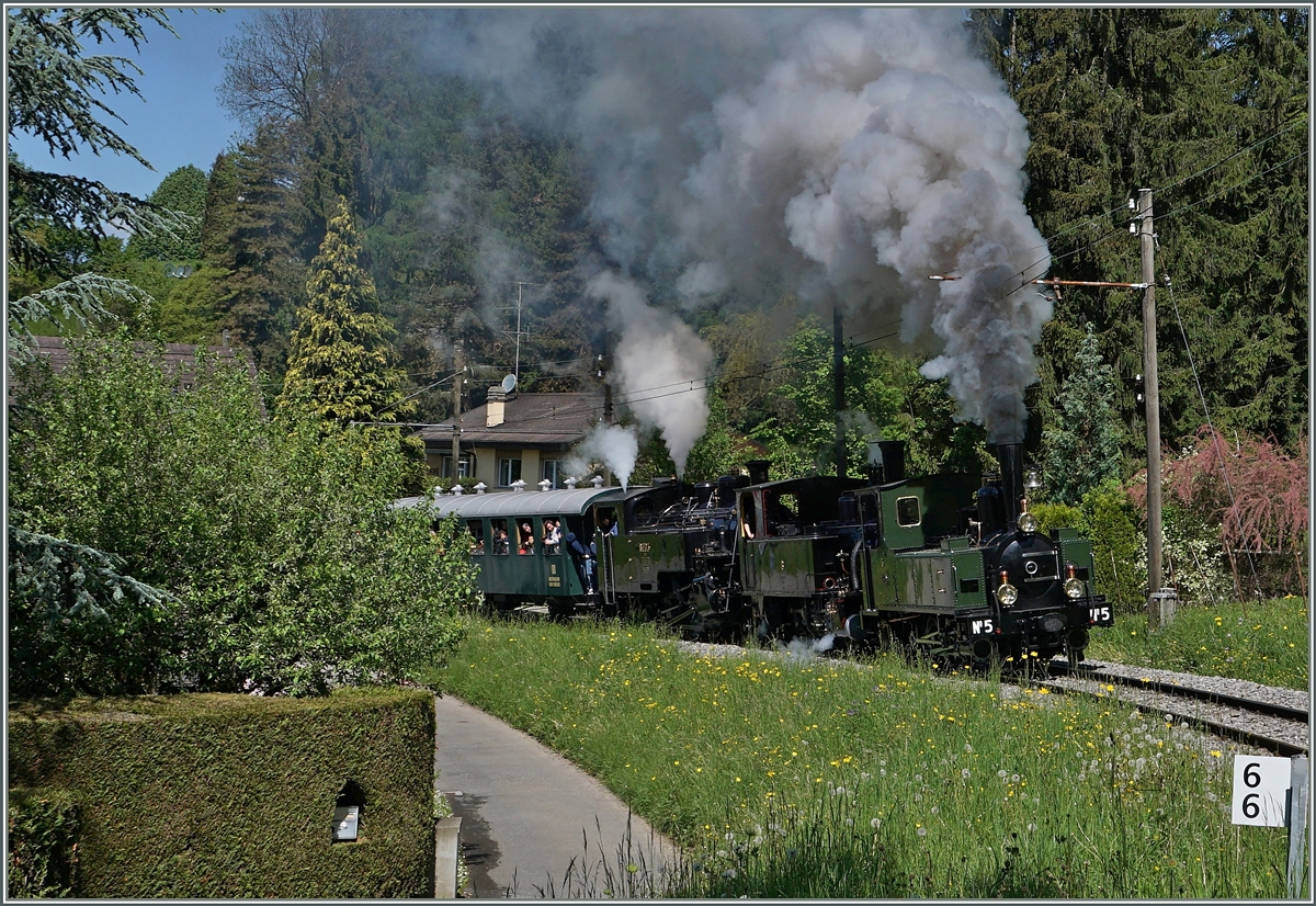 LeB G 3/3 N° 5, BAM G 3/3 6 and HG 3/4 N° 3 near Blonay on the way to Chaulin.
16.05.2016