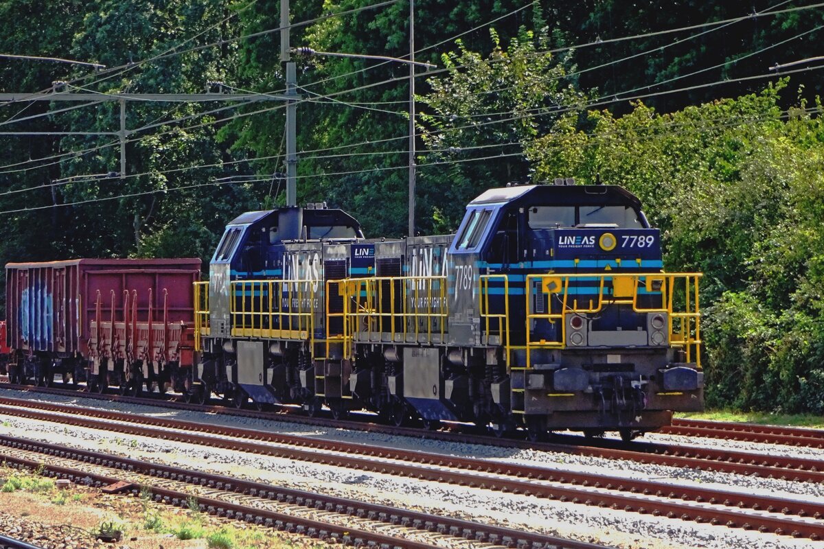 Lineas 7789 is seen at Tilburg-Universiteit on a very sunny 30 July 2019. 