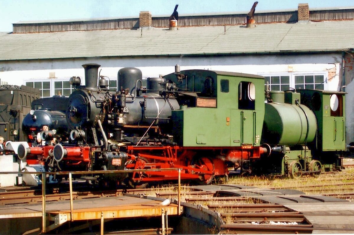 Little steamer RIES stands at the BEM on 8 June 2009. The name RIES is after a giant meteor crater that formed the huge basin where a batch of Bavarian towns, cities and villages -Nördlingen amongst them- was formed when a meteore landed in the area.