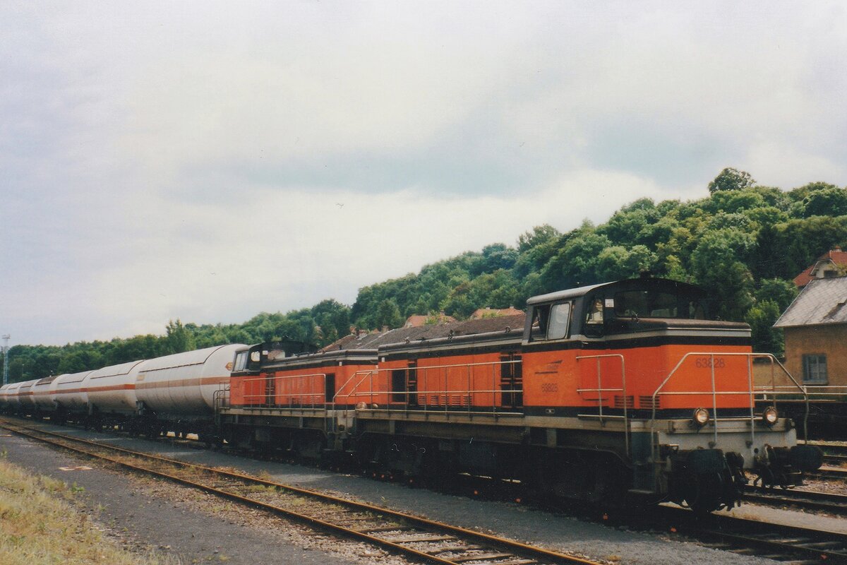 LNG train with 63828 stands at Sarreguemines on 17 May 2004.