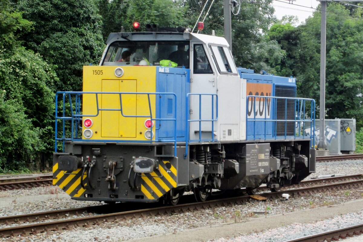 LOCON 1275 612/1505 stands at Dordrecht on 16 July 2016.