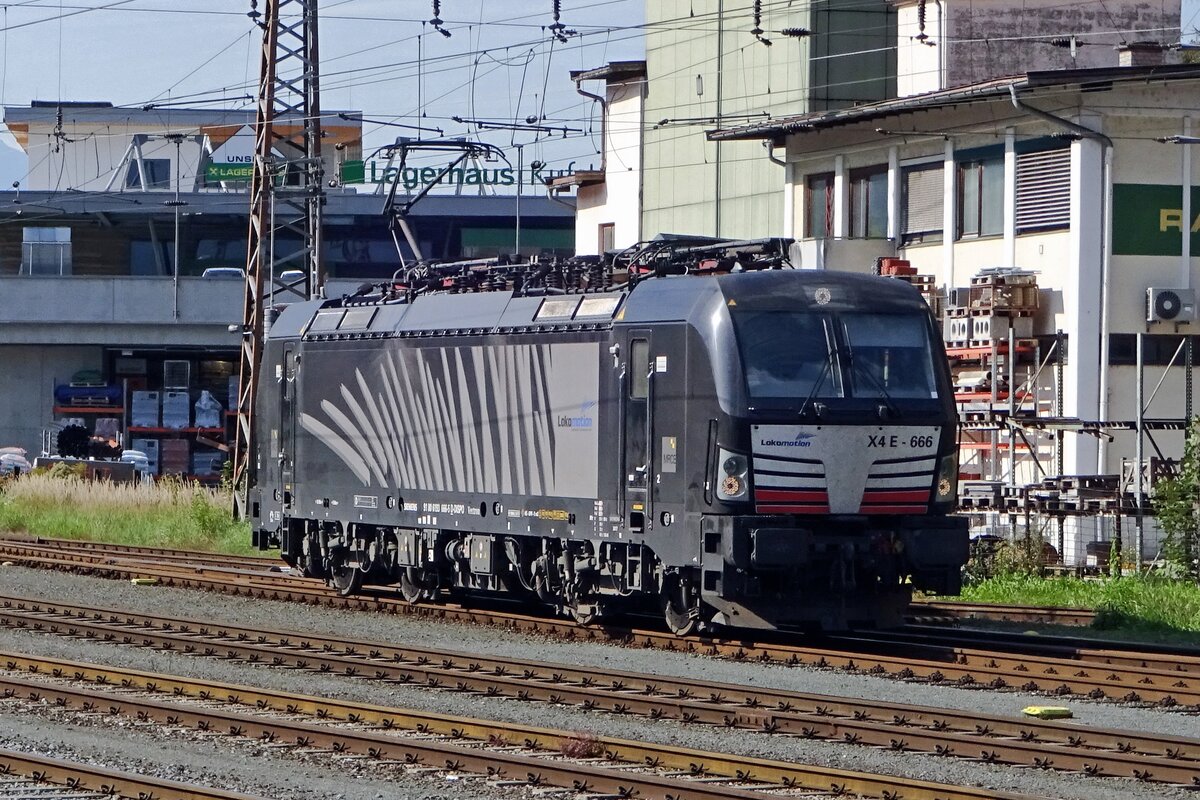 Lokomotion 193 666 oozes at Kufstein on a sunny 17 September 2019.