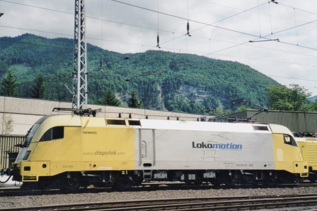 Lokomotion/KombiVerkehr U2-028 stands at Kufstein on 29 May 2008.
