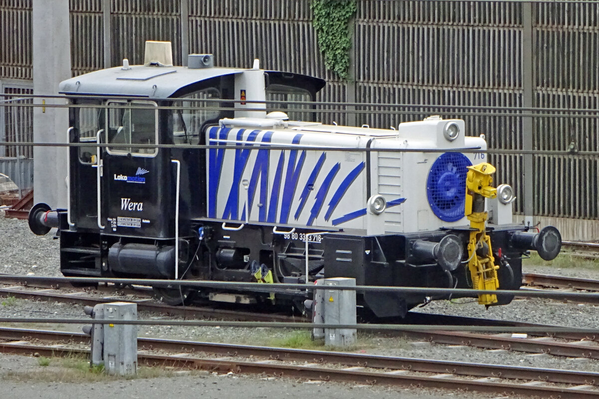Lokomotion's shunter 333 716 eases at Kufstein on 18 September 2019. 