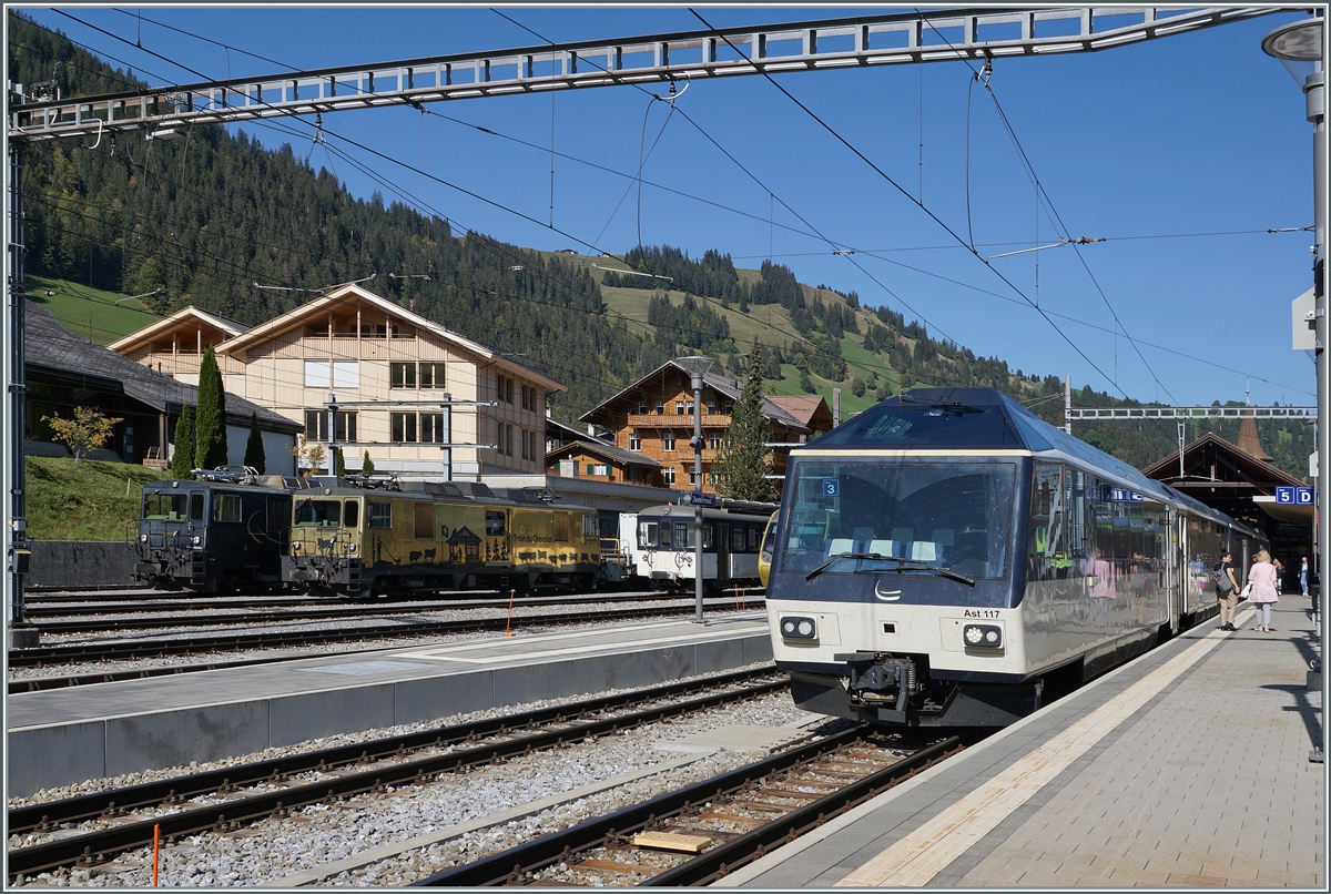 Lots of MOB in Zweisimmen: GDe 4/4 6002 and 6003, Be 4/4 (ex Biperlisi), and in the foreground the branch 117.

October 7, 2023