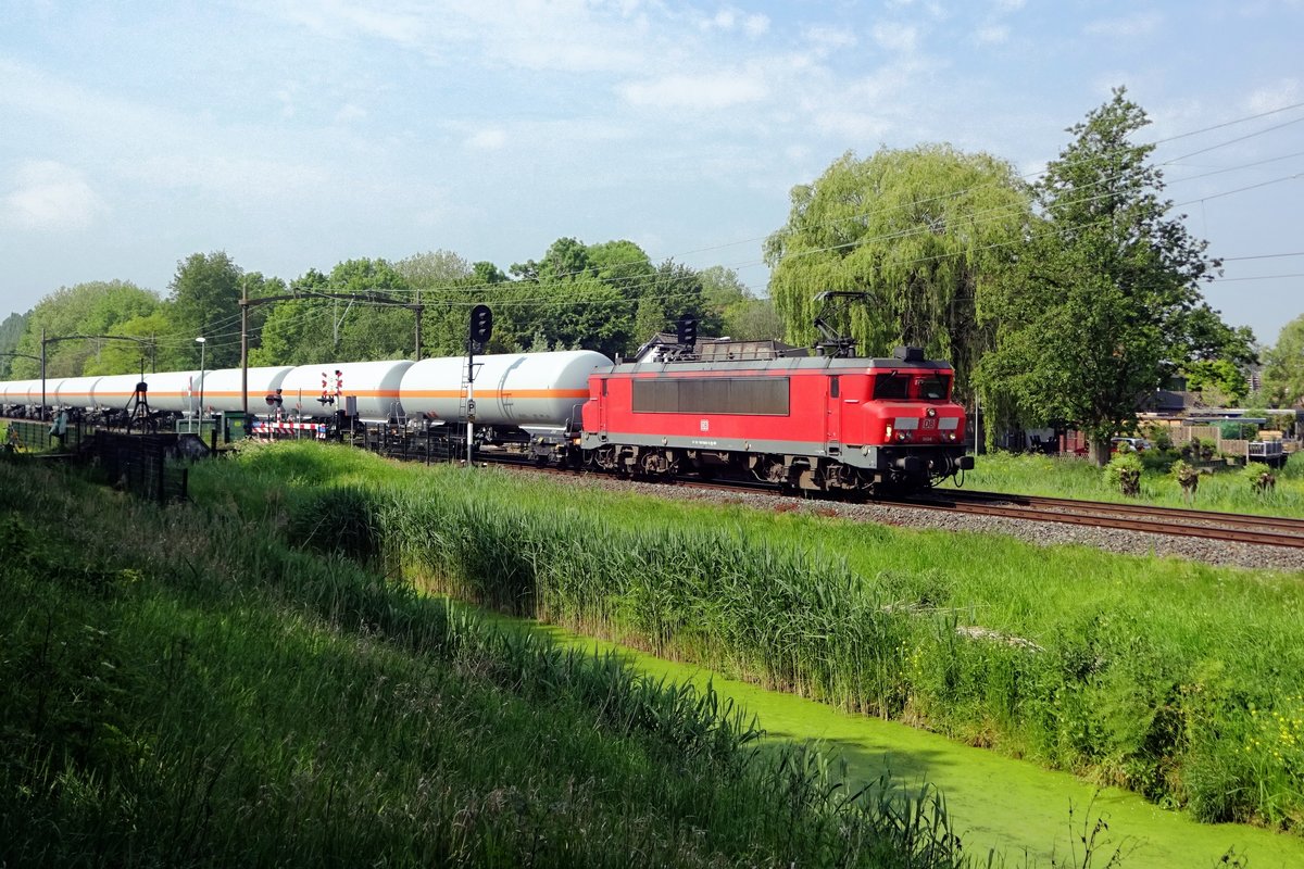 LPG train hauled by 1615 passes Dordrecht-Zuid on 18 May 2019.