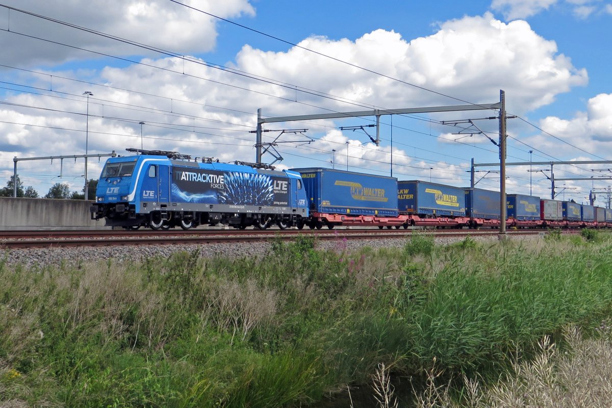 LTE 186 944 passes Valburg CUP with the Rzepin intermodal shuttle train on 12 July 2020.