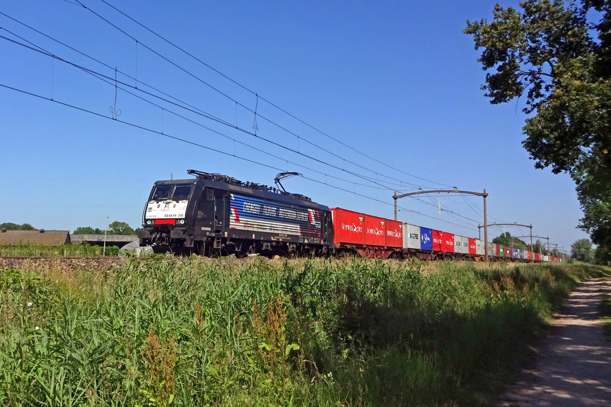 LTE 189 200 hauls a container train through Oisterwijk on 28 June 2019.