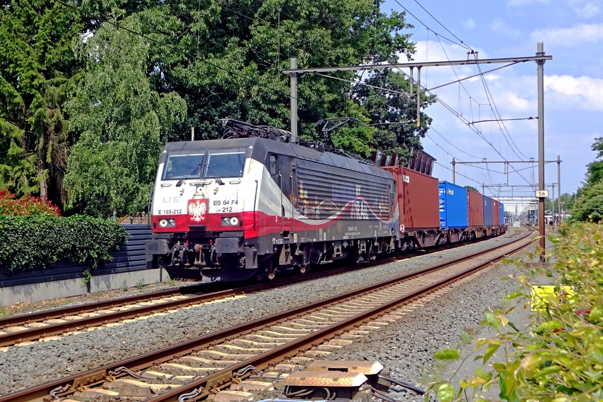 LTE 189 212 thunders through Wijchen with the Rzepin -Shuttle on 22 July 2019.