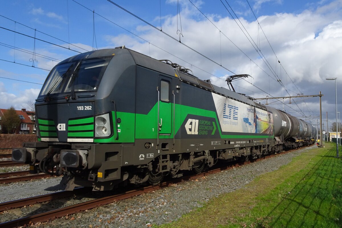 LTE 193 262 enters Oss with a tank train on 30 March 2023.