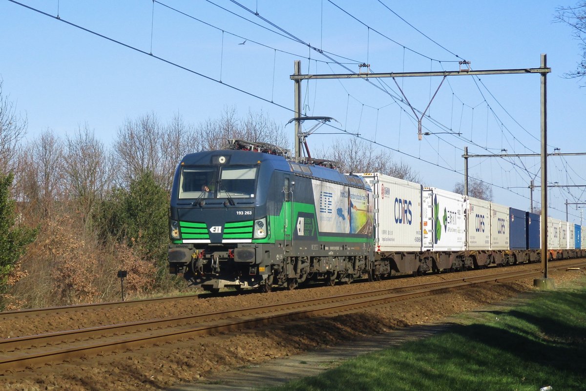 LTE 193 263 passes Wijchen with the Chengdu-Shuttle from China on 24 August 2018.