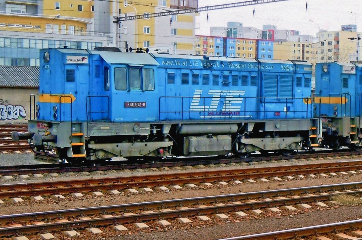 LTE 740 541 stands in Bratislava Petrzalka on 22 May 2007.
