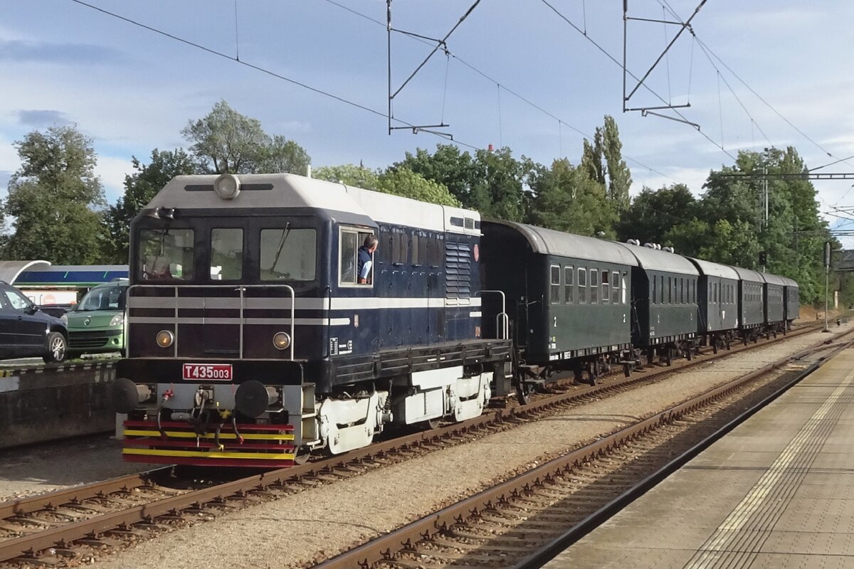 Maly Hektor (Little Hektor) T435 003 shunts old stock at Benesov u Prahy on 10 September 2022.