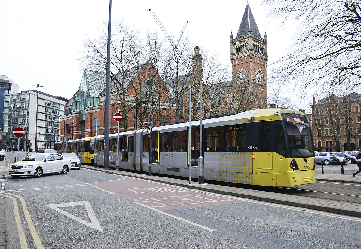 Manchester Metrolink Tram 3035 (Bombardier M 5000) passing the Minshull Street Crown Court in Aytoun Street. Date: 11. march 2018.