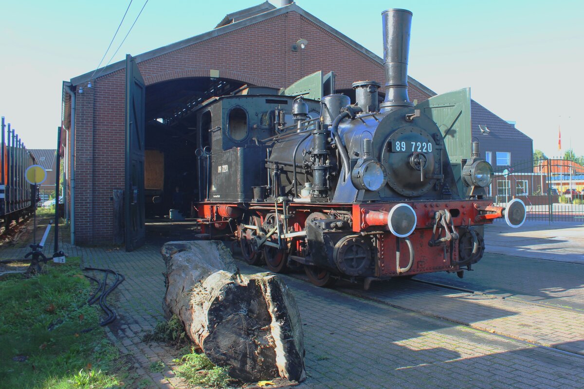 MBS 89 7220 enjoys the sun light at Haaksbergen on 14 October 2023.