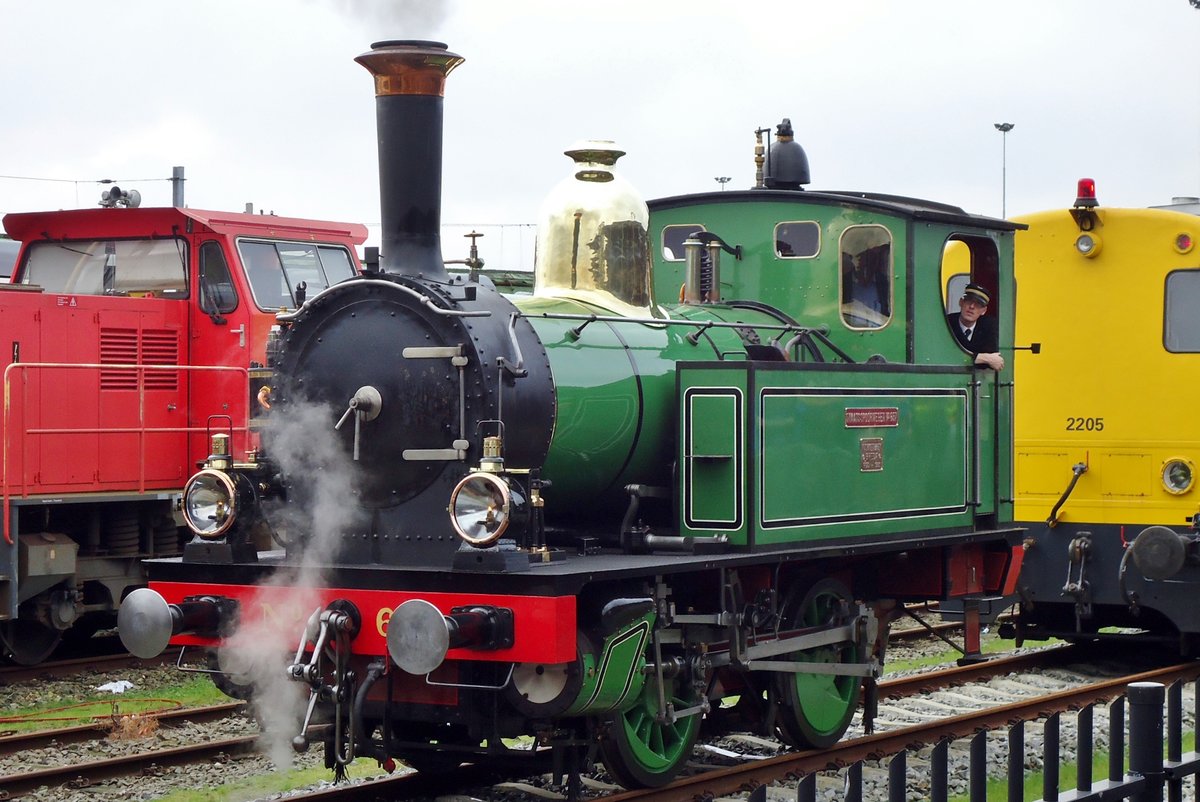 MBS, ex SHM 657 KIKKER takes part in a loco parade on 14 October 2014 at Amersfoort.