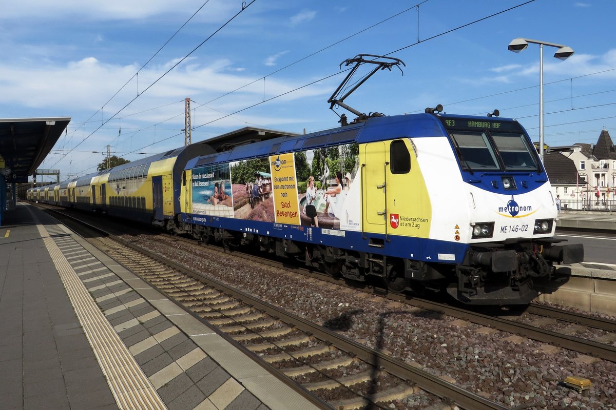 ME 146-02 says goodbye to Celle on 15 September 2020 with an RE to Hamburg Hbf.