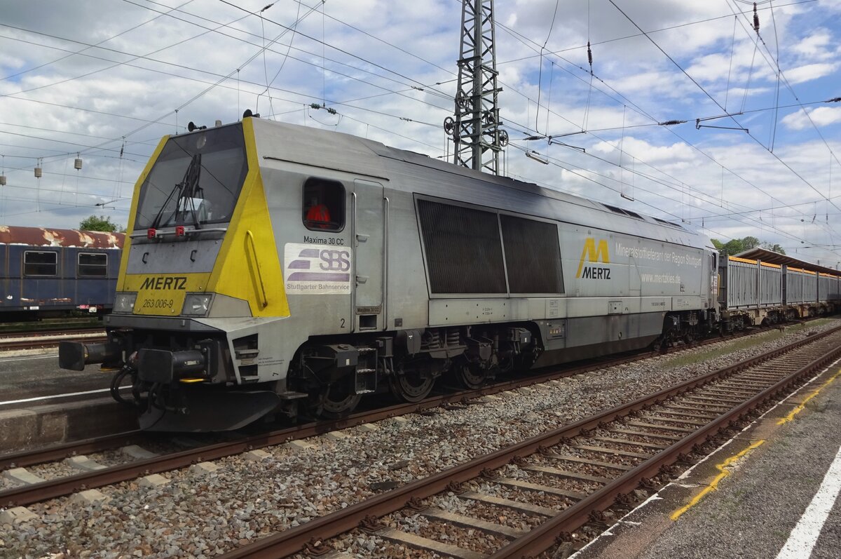 MERTZ 263 006 stands at Nördlingen on 31 May 2019.