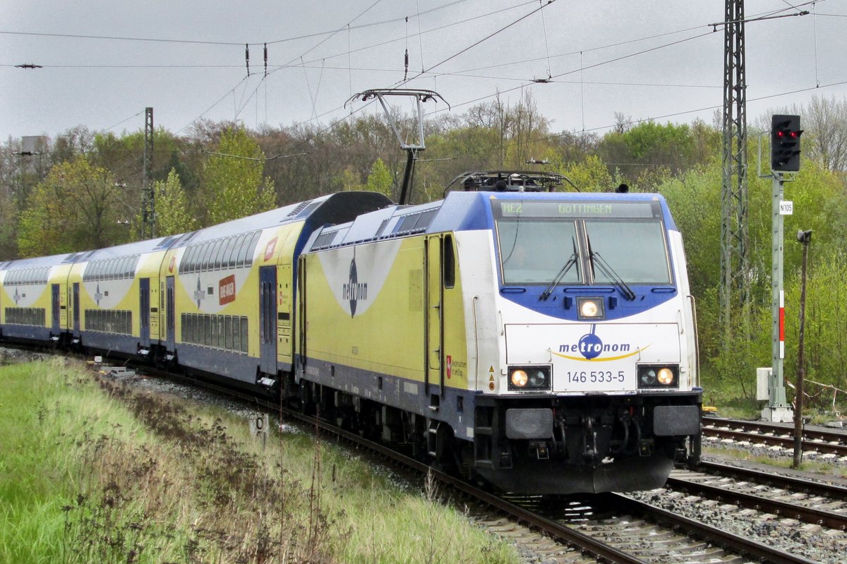 Metronom 146 533 enters Celle station on 28 April 2016.