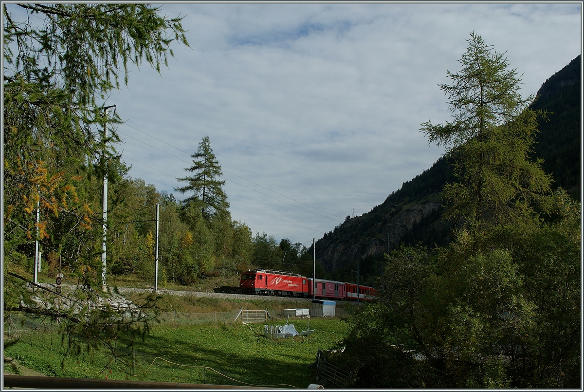 MGB local Train 225 over St Niklaus.
03.10.2013
