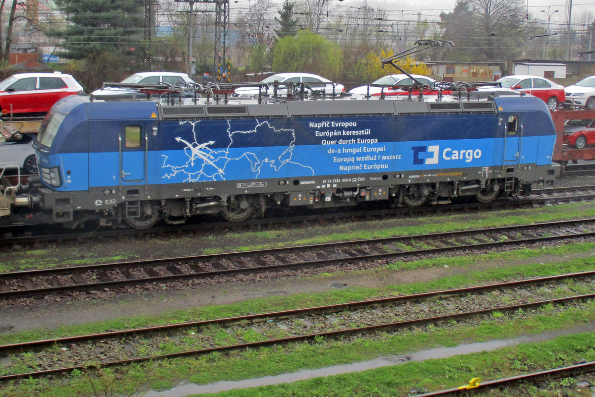 Miserable weather on 7 April 2017 at Decin-Vychod and 383 005 has nowhere to shelter...