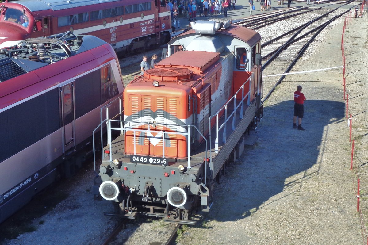 MMV 449 029 stands in the Budapest Railway Museum Park on 8 September 2018. Class 449 is the same as Class 448, but denotes the locos used by private operators like MMV and Karpat Vasut, where the Hungarian State railways MAV use the Class number 448.