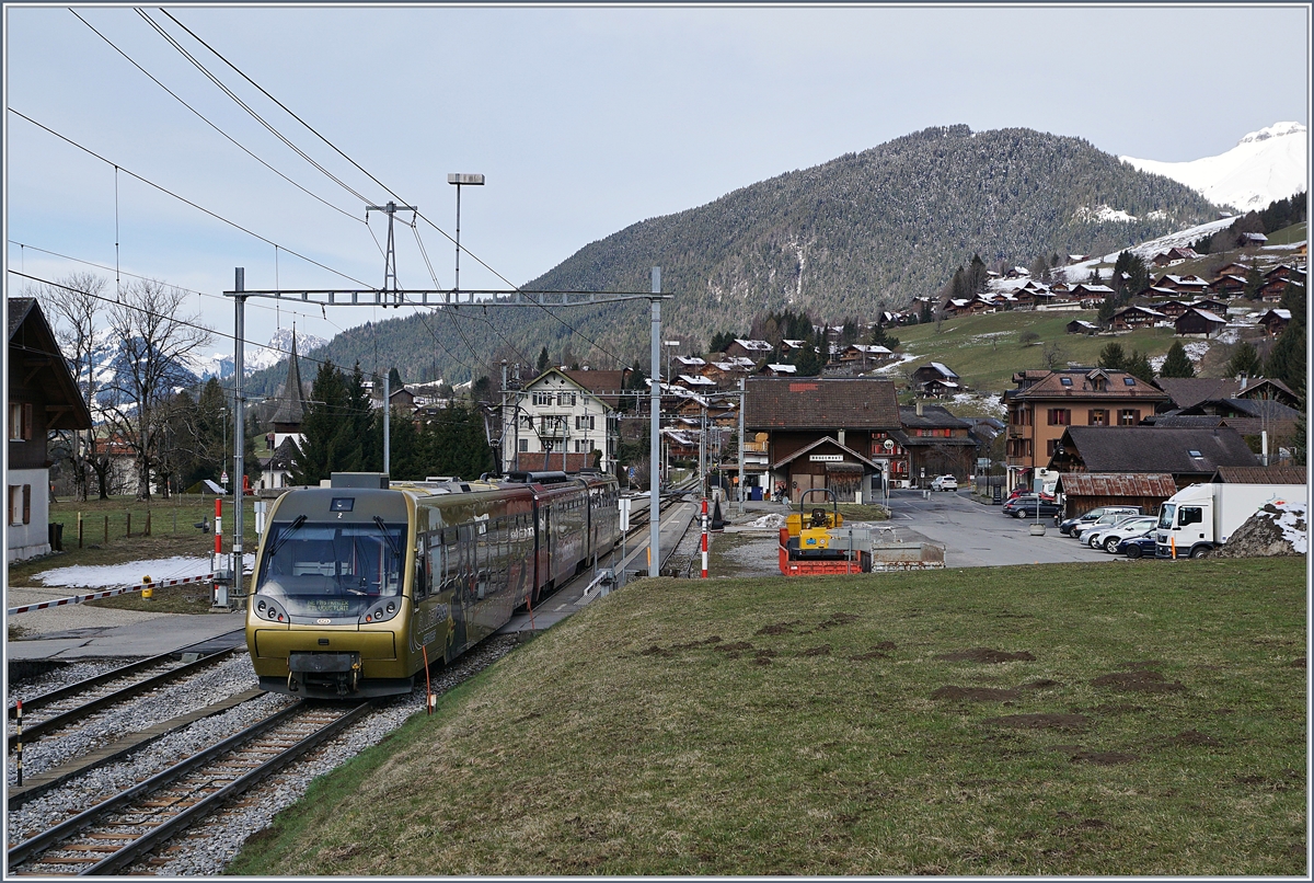 MOB  Lenkerpendel  Be 4/4 in Rougemont.

 02.04.2018