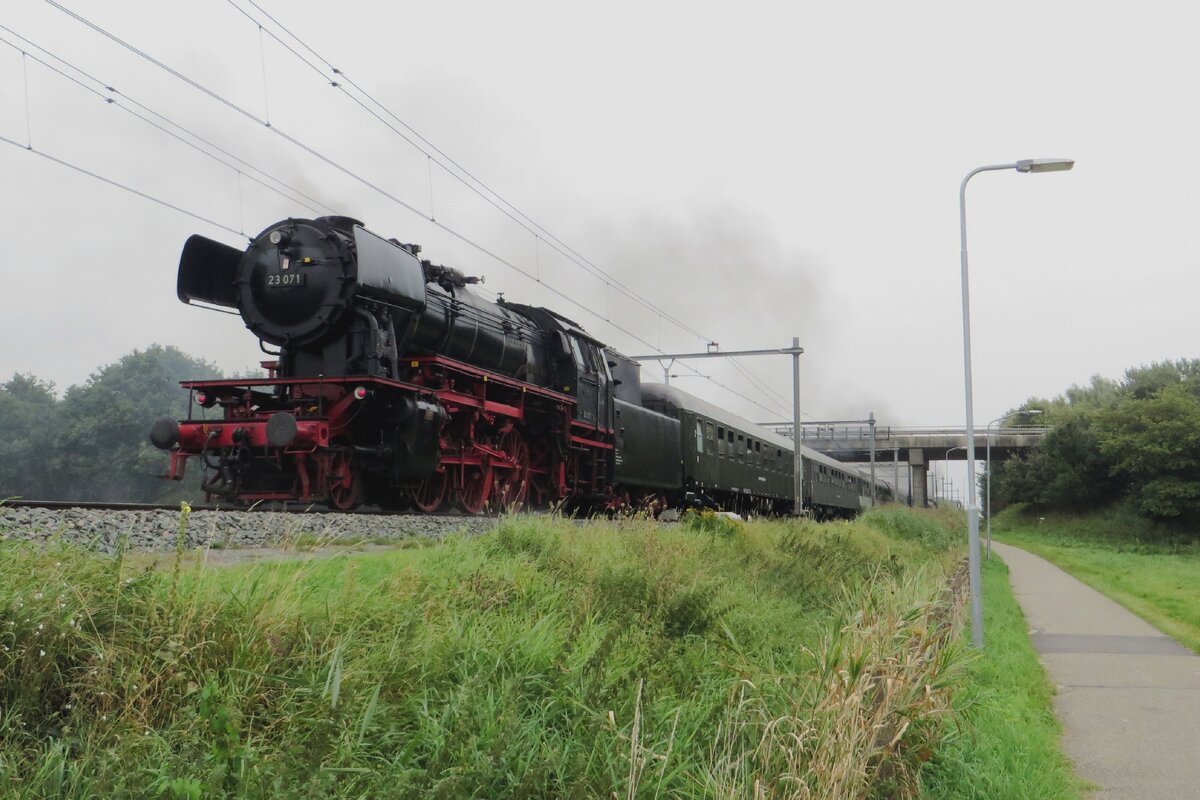 Moisty sky made this shot on an extra steam train with 23 071 at Niftrik a very tricky thing on 25 September 2021.