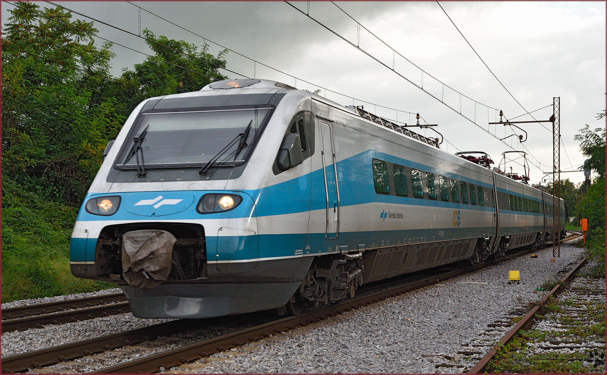 Multiple units 310-? run through Maribor-Tabor om the way to Maribor station. /16.9.2014