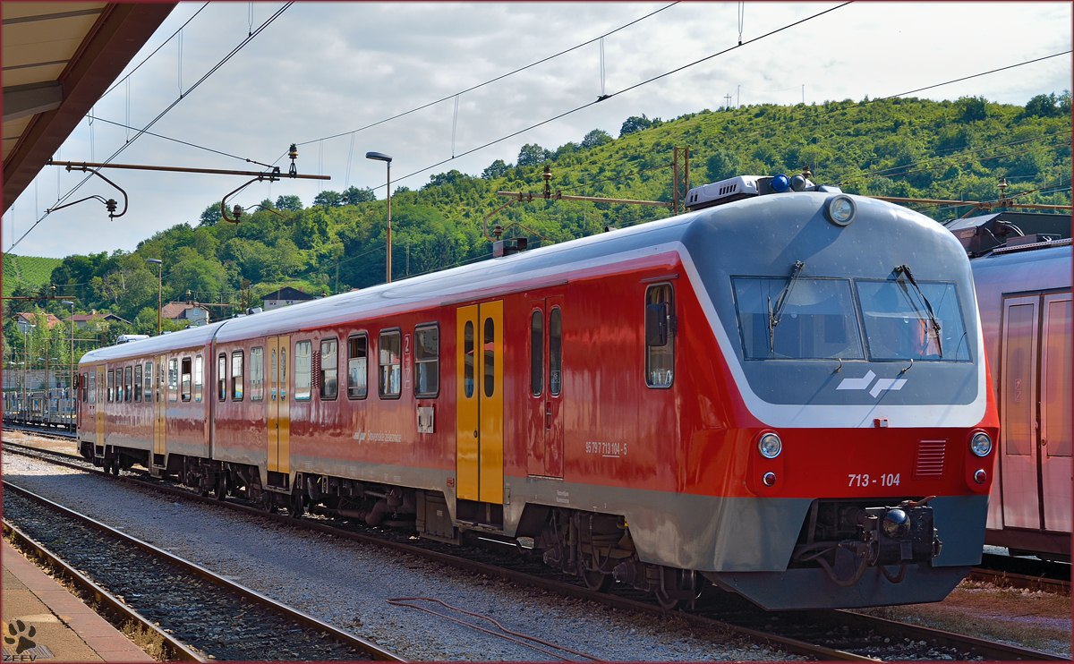 Multiple units 713-104 on Maribor station. /16.7.2014