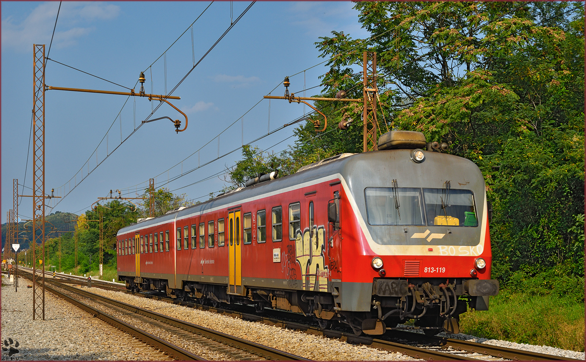 Multiple units 813-119 run through Maribor-Tabor on the way to Murska Sobota. /22.9.2014