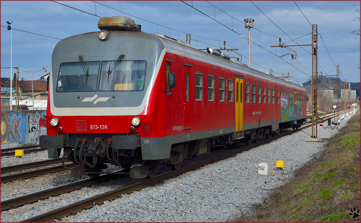 Multiple units 813-124 are running through Maribor-Tabor on the way to Hodoš. /28.2.2014