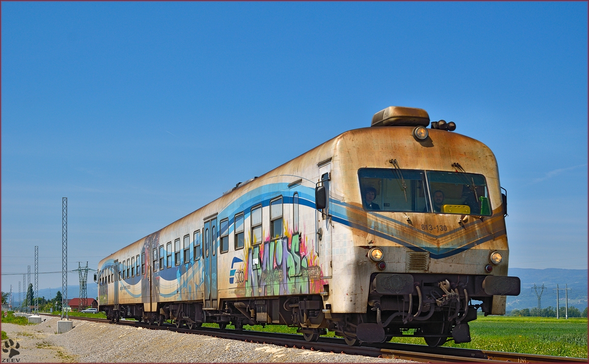 Multiple units 813-130 are running through Cirkovce on the way to Hodoš. /6.5.2014