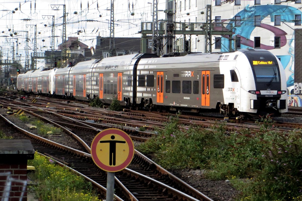 National Express RRX 462 048 quits Köln Hbf on 24 September 2020.