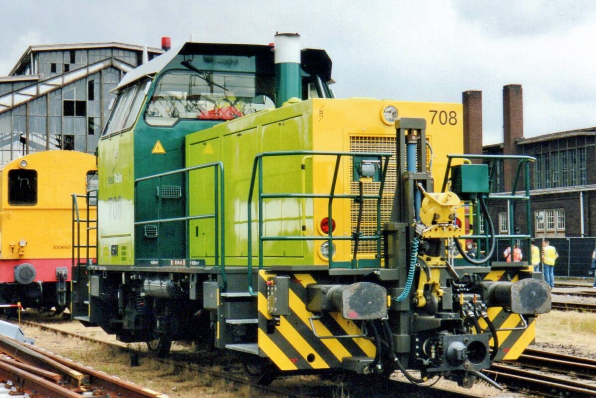 NedTrain 708 stands at Roosendaal-Goederen during an exhibition on 2 July 2004.