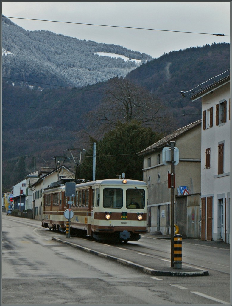 Nest Stop on request: Aigle Place du Maché.
A-L service 229 on the way to Aigle Station.
05.01.204