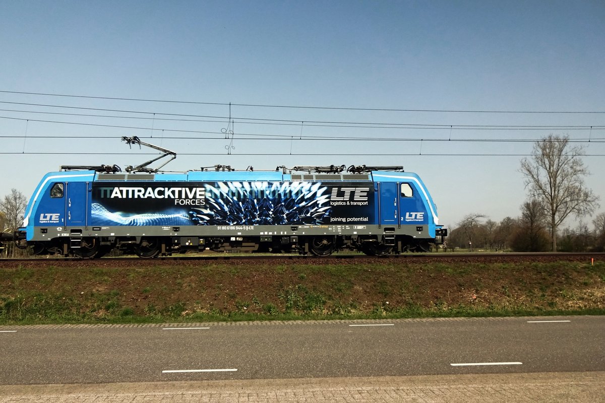 Next day, LTE 186 944 again passes through Roond hauling the Mannheim/Wörth container train, so it was decided to take on the 186 944 sideways, 31 March 2021.