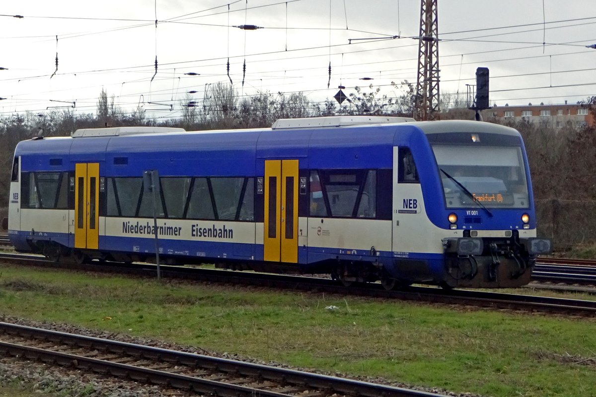 Niederbarnimer Eisenbahn VT 001 is about to call at Frankfurt (Oder) on 25 February 2020.