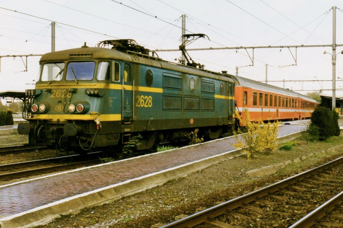 NMBS 2628 stands with a fast train to Eupen ready for departure at Brugge Centraal on 7 August 1997.