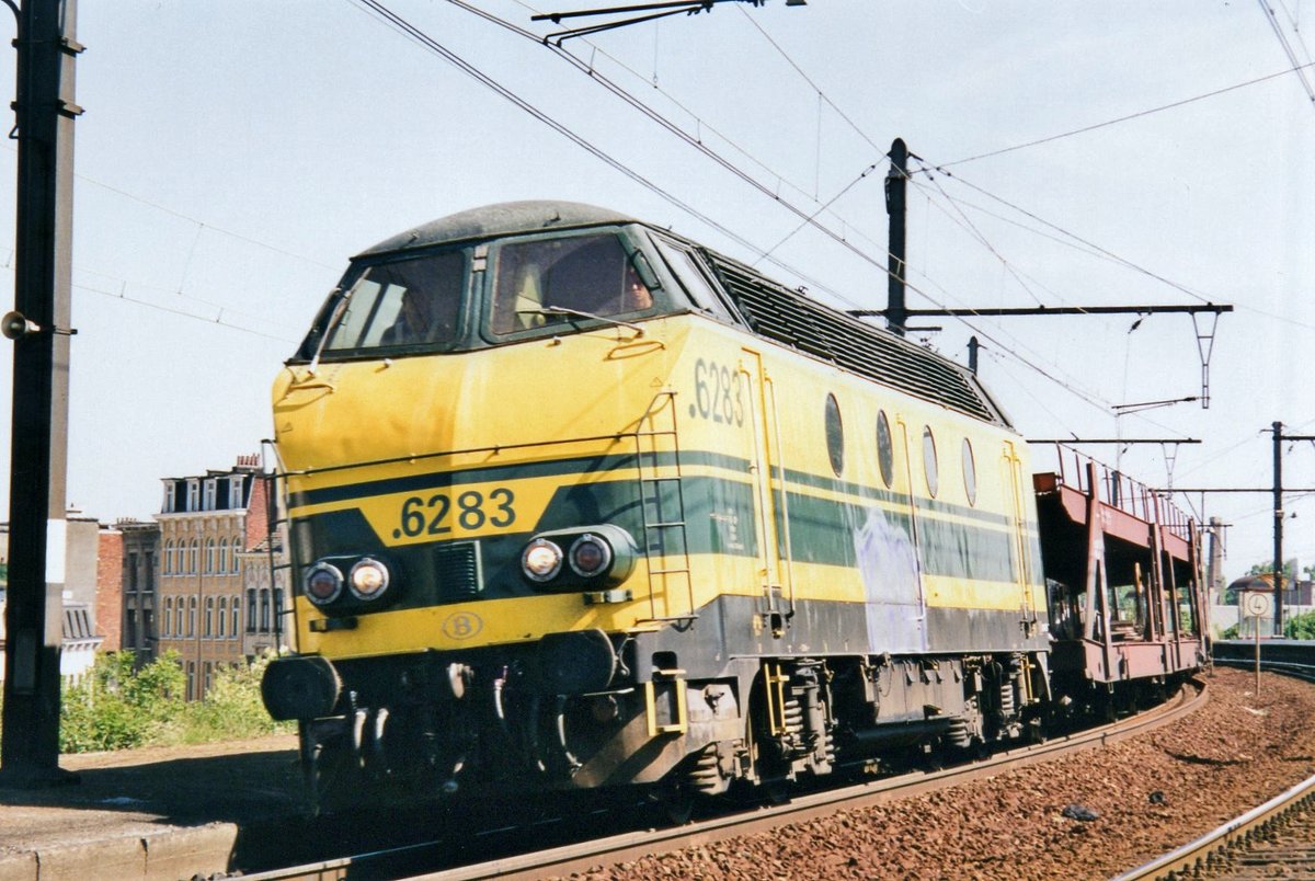 NMBS 6283 hauls a mixed freight through Antwerpen-Dam on 16 May 2002.